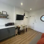 Διαμέρισμα Fantastic 1-bed Flat In The Heart Of Clifton