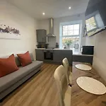 Fantastic 1-bed Flat In The Heart Of Clifton * 布里斯托
