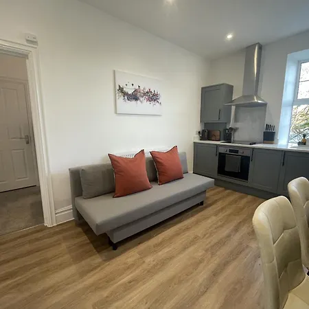 Fantastic 1-bed Flat In The Heart Of Clifton 아파트 *