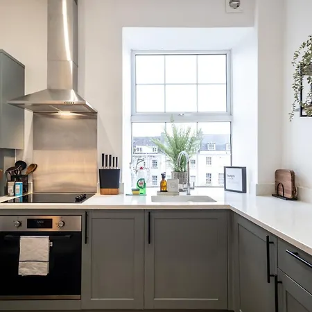 Fantastic 1-bed Flat In The Heart Of Clifton アパート ブリストル