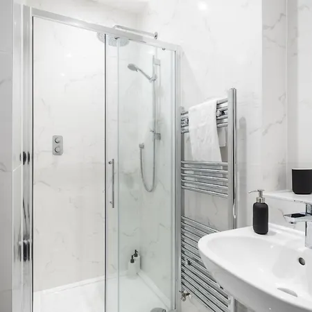 Fantastic 1-bed Flat In The Heart Of Clifton Apartmán