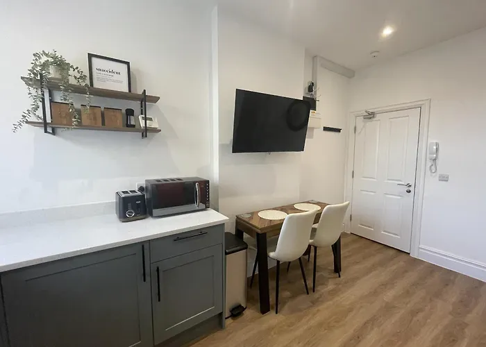 Fantastic 1-bed Flat In The Heart Of Clifton Apartment