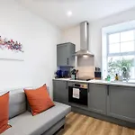 Fantastic 1-bed Flat In The Heart Of Clifton Апартаменты *