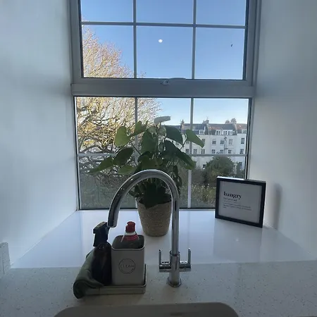 Fantastic 1-bed Flat In The Heart Of Clifton * Bristol
