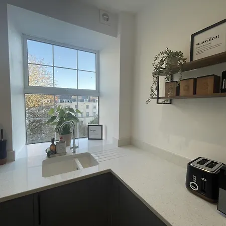 Fantastic 1-bed Flat In The Heart Of Clifton Bristol